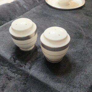 MIKASA PALATIAL PLATINUM   SALT & PEPPER SHAKERS